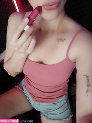 mahina84_ [ mahina84 ] - Someone come help me fold laundry 🧺😂 … need a live in bitch