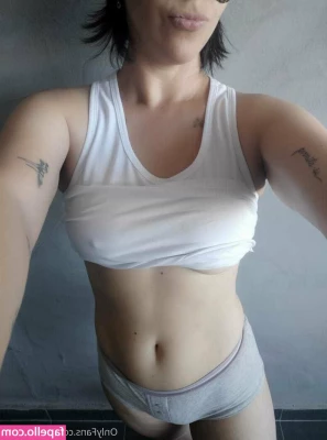 mahina84_ [ mahina84 ] - Fit bunny  M    takes pegging from  mandii land  FMF  I ride his face