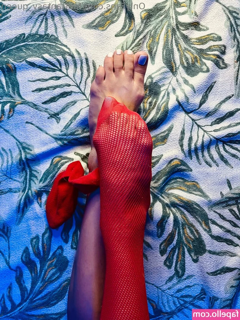 footfantasy_queen [ footfantasy-queen ] - Come slide in this horny pussy babyyy