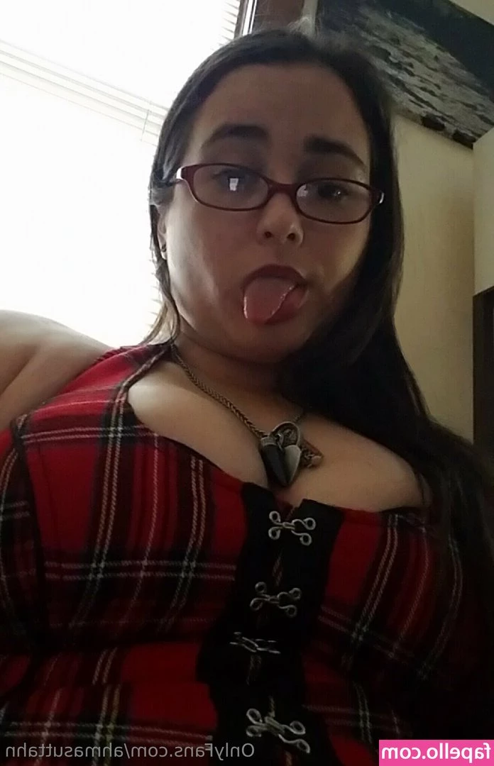 ahmasuttahn - Check her out  https onlyfans com kaymayla