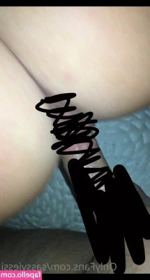 sassyjessi - I need a hand 🤚🏼