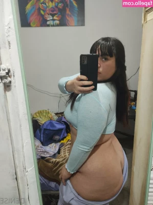 kiraafox - who wants to take a shower with me
