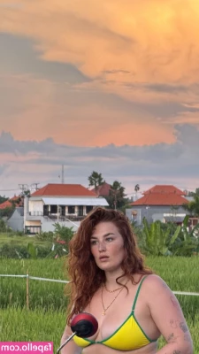 Emilia Baumgart [ emilia-baumgart ] - LET'S PLAY 🥵 NOW NOW