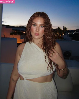 Emilia Baumgart [ emilia-baumgart ] - Ouch  I ve lost myself again and I feel unsafe  be my friend
