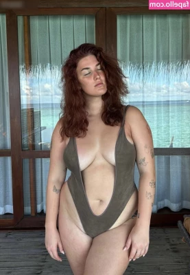 Emilia Baumgart [ emilia-baumgart ] - Imagina vc com uma mulher dessa em casa em que a cada dia faz uma