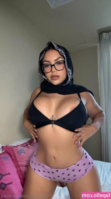 candyw1 - rubbing my hairy 😽 til i cum & my pussy pulsates