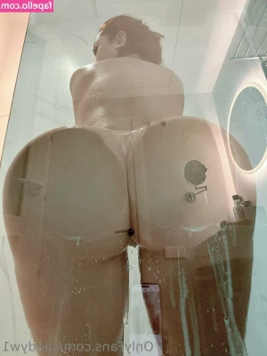 candyw1 - Oiled up baby