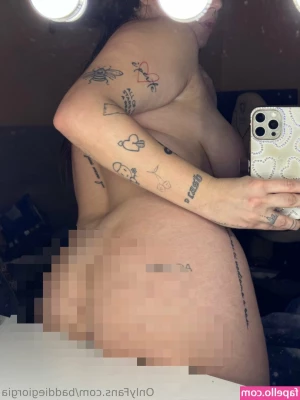 baddiegiorgia - Anyone up for some tube steak