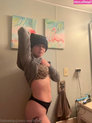 jupiterdoll - Pretty pussy and pointed toes 🥰