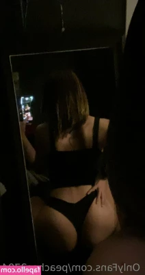 peaches2794 - MIRROR SELFIE    This spot is INSANE for photos    Check your DM for