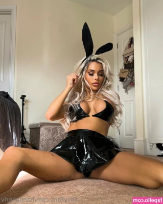 hannahpriv - Christ on a cracker, look how fucking massive my clit is after