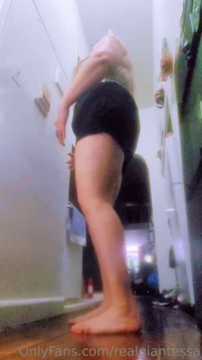 realgiantessa - Love a lazy Sunday afternoon  All I need is for you to come and full