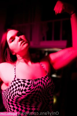 realgiantessa - Who else is trying to have me like this