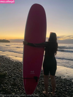 sportyspicegirl - dans quelle chaussures désire tu me voir  talons  heels  highheels