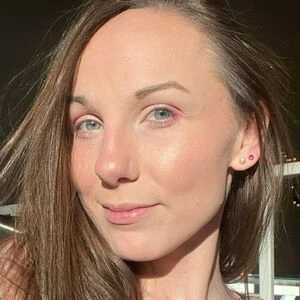 Naomij
