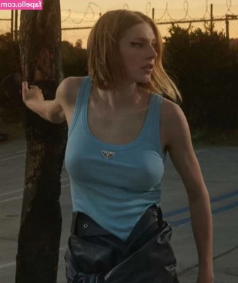 Hunter Schafer [ hunter-schafer ] - Mmmm can I tease you