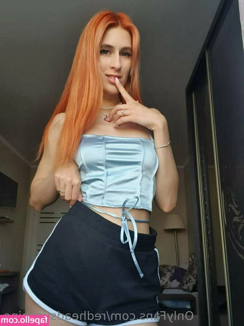 redheadsunshine - Hope everyone has a nice Titty Tuesday🍒 Join my VIP page if you