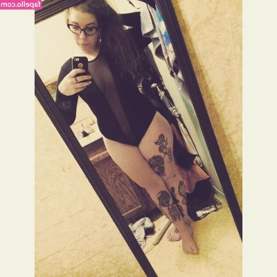 Stepstool Sarah [ stepstool-sarah ] - or an applewatch