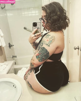 Stepstool Sarah [ stepstool-sarah ] - Come tell me how your day is going… maybe I’ll show you how mine