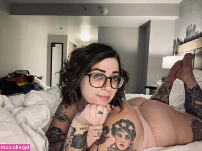 Stepstool Sarah [ stepstool-sarah ] - 🚨NEW B/G VIDEO 🚨  B/G: VIOLET THE NAUGHTY NEIGHBOR SUCKING