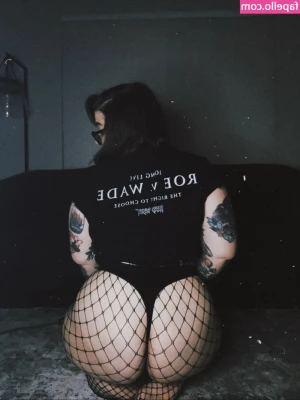 Stepstool Sarah [ stepstool-sarah ] - Slutty Puppy