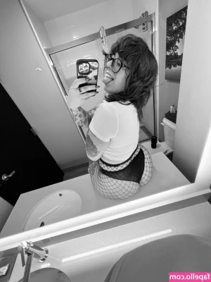Stepstool Sarah [ stepstool-sarah ] - Bathroom Spanking