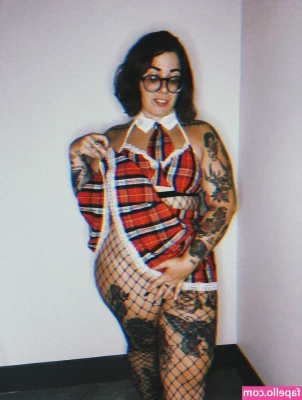 Stepstool Sarah [ stepstool-sarah ] - I really love my new amazing photo session 😈😈 I feel so