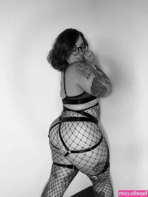 Stepstool Sarah [ stepstool-sarah ] - Good morning loves todays fun Friday   I started a VIP full access to