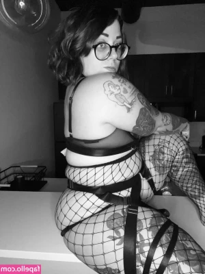 Stepstool Sarah [ stepstool-sarah ] - I took this BTS pic at the shoot, not even realizing my massive