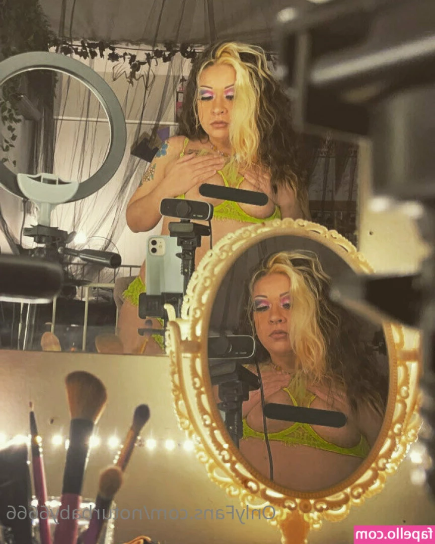 beesunshine666 - Broadcast or not to broadcast tomorrow, that is the question.🤔 I