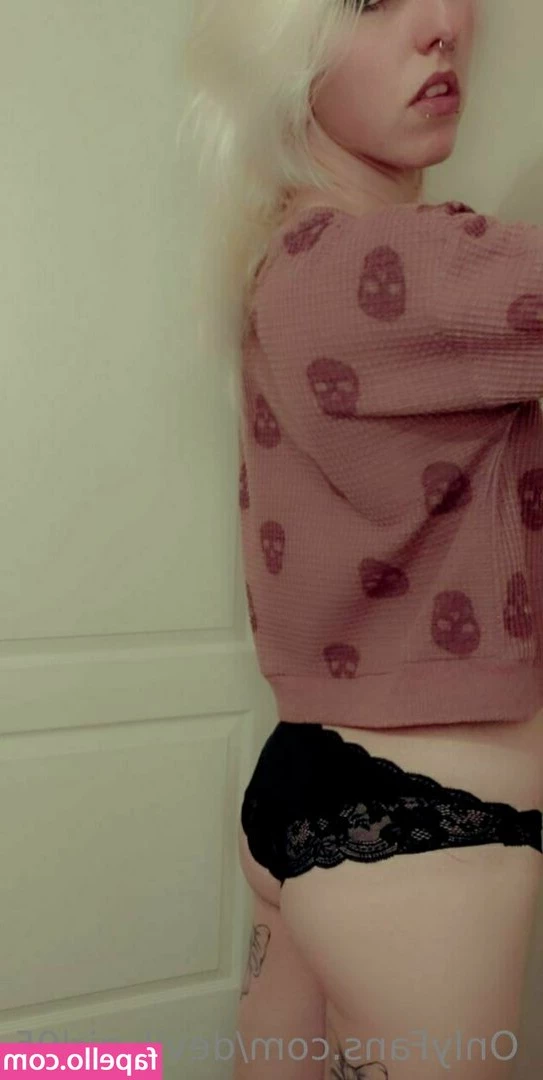 devil_girl95 [ devil-girl95 ] - This video is  15   Tip on this post and I will send it to you