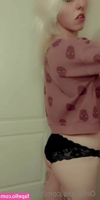 devil_girl95 [ devil-girl95 ] - This video is  15   Tip on this post and I will send it to you