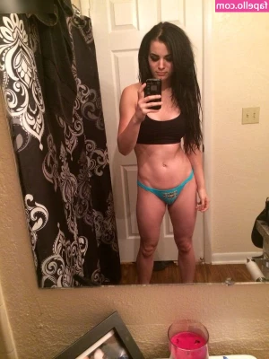 Saraya-Jade Bevis [ saraya-jade-bevis ] - Who said that I don t wear colors
