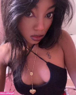 tatyannafortson - i need you in between my legs 😰