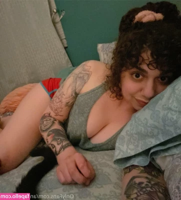 angelwitch333 - Upps forgot to wear knickers again today