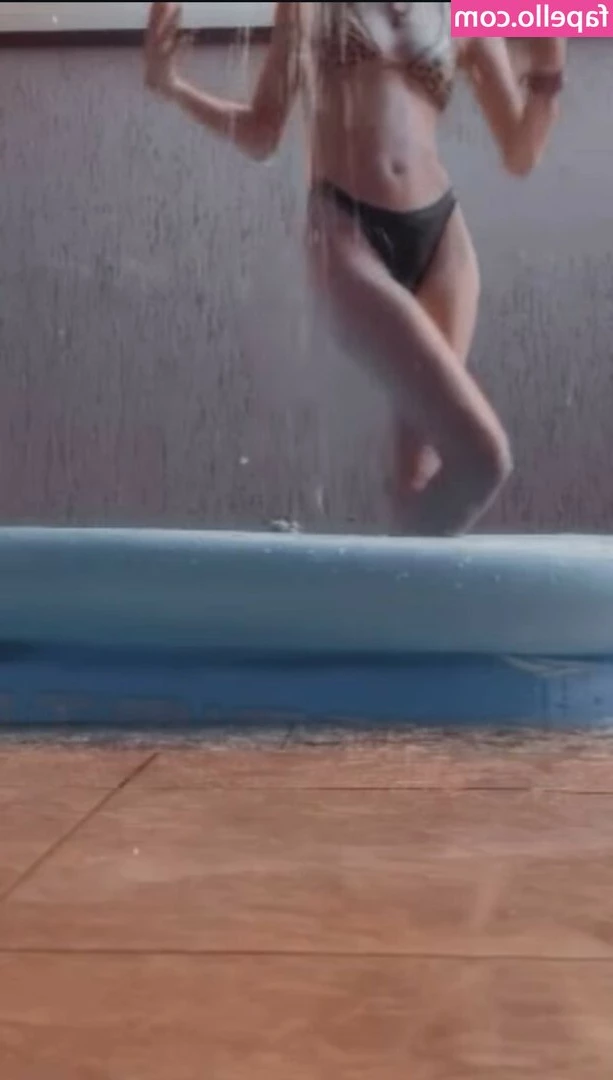 aliceayres23_f [ aliceayres23-f ] - Hate to see me go but love to watch me leave... am I right? 🤤