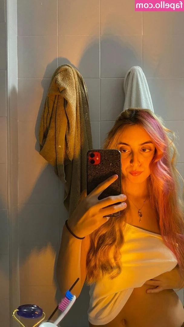 iiitsmery - Played with my phone today  I was feeling long and tall