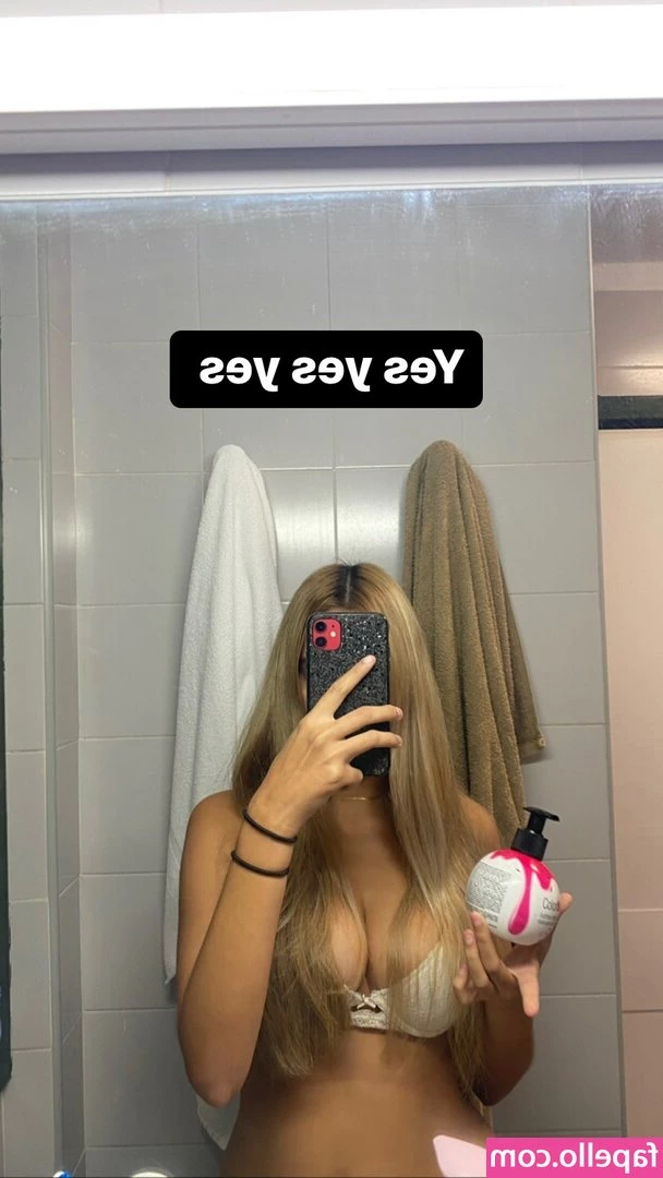 iiitsmery - Who tryin to cum smack these tiddies