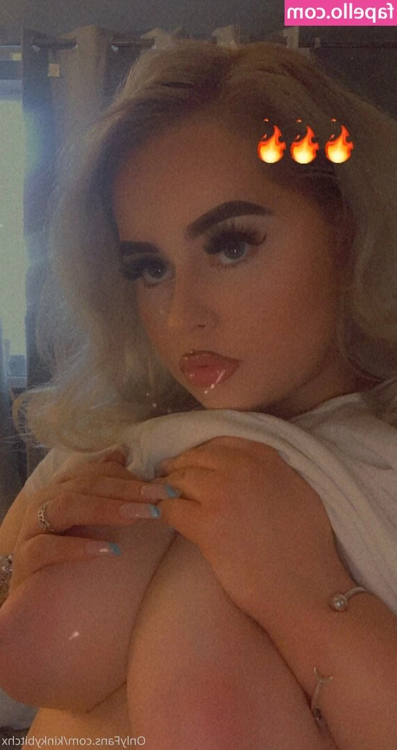 Kinkybitchx - Anyone think I should get bunny ears for this outfit