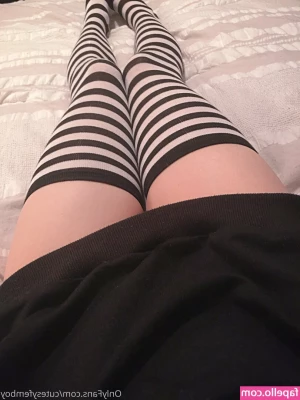 cutesyfemboy - Esto si que es un desayuno de campeones  Dos culazos preparados  uno