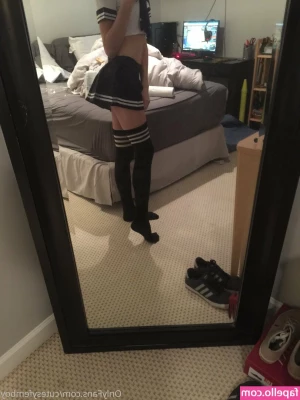cutesyfemboy - How much sexier would my ass look with a hand print on it