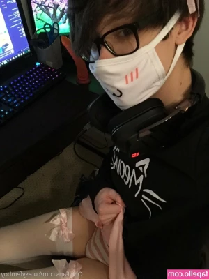 cutesyfemboy - Videos will be out soon~