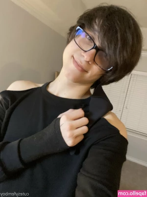 cutesyfemboy - Nos bañamos