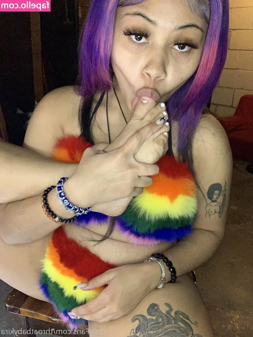 throatbabykira - First time in Italy and first time I cum there😈🔥 Cum watch me