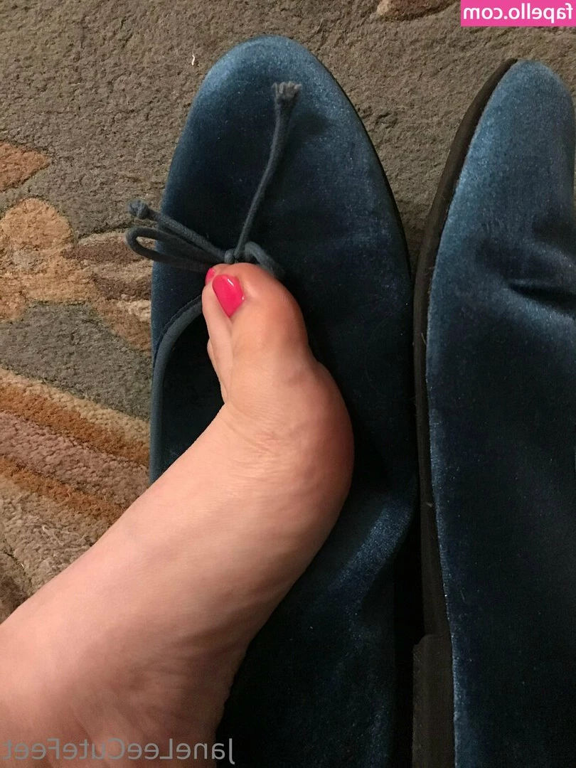 janeleecutefeet - did u know i love spanks?🥵