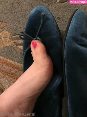janeleecutefeet - did u know i love spanks?🥵
