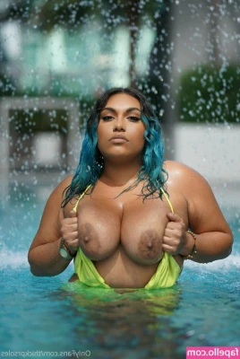 thickprsoles - dare to share your dirtiest fantasy w me in the comments? ;)