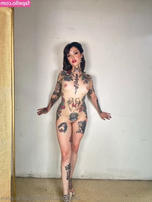 maudmerlot - Intenso......si eres fan como dije ayer este perfil es VIP. Lo tienes