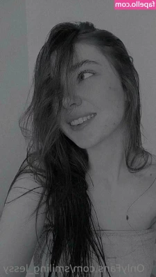 shiny_jessy [ shiny-jessy ] - Time for second breakfast 😈🍽️. If this post reaches the