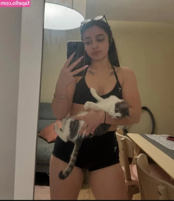 tatamayouu - Just a booty on your face saying good morning